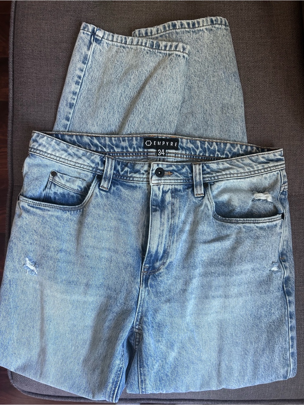 Empyre Skids Men’s Light Wash Relaxed Jeans in Faded Blue